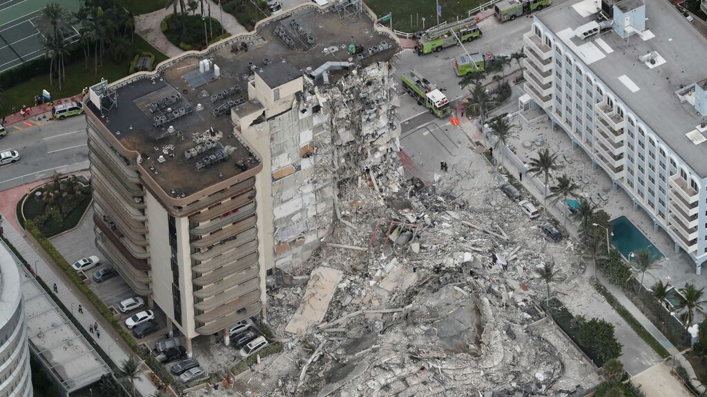 Colapsa un edificio en Miami