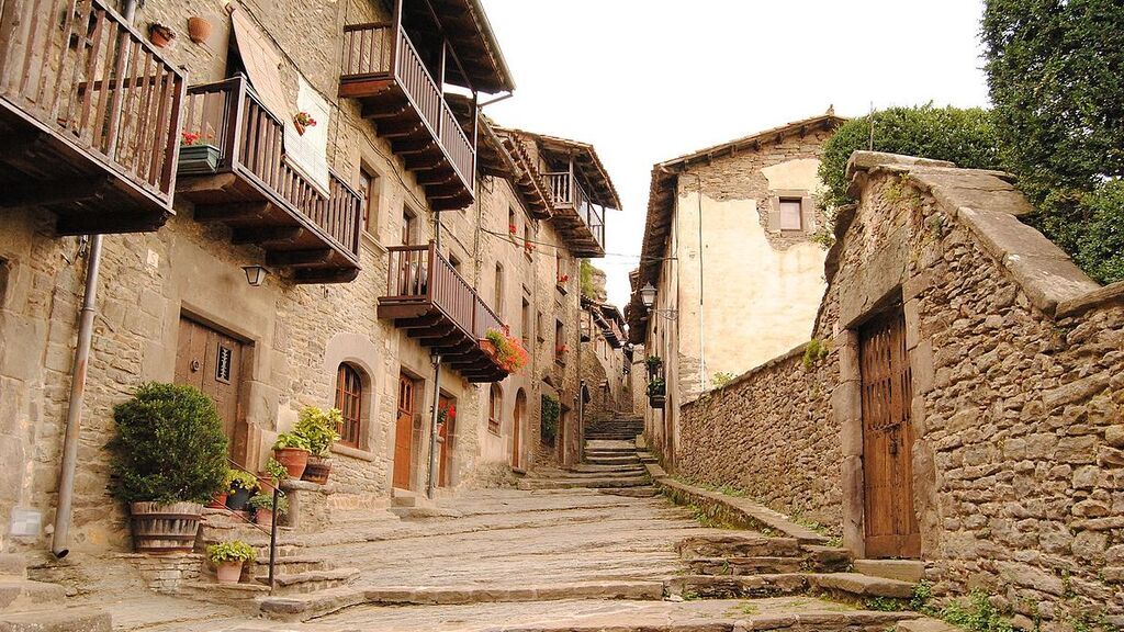 Rupit_-_Barcelona_-_Catalunya_-_Spain_-_panoramio_-_diego_cue_(1)