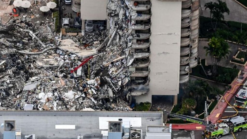 Búsqueda contrarreloj de un centenar de desaparecidos bajo los escombros tras el derrumbe de un edificio en Miami