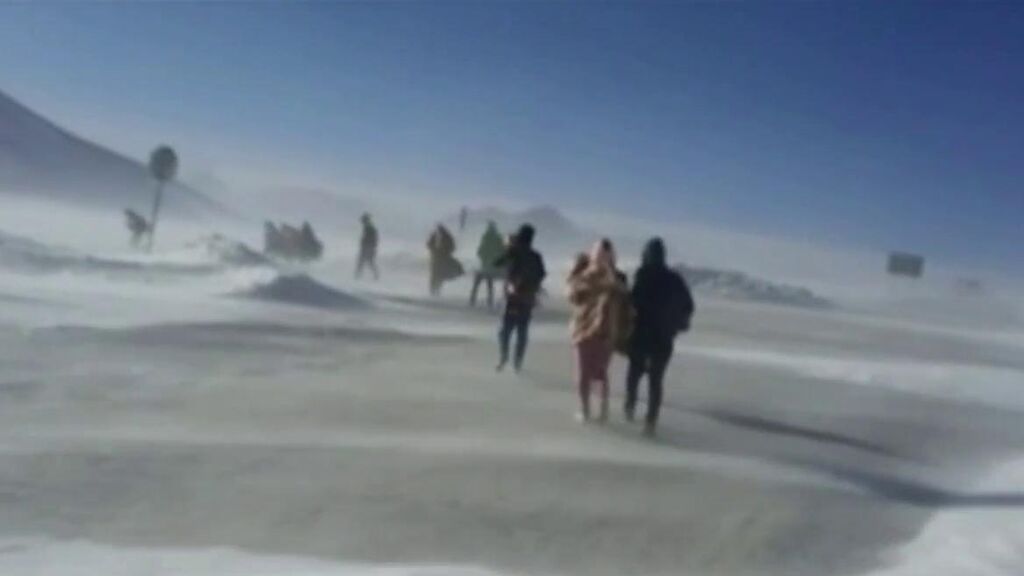 Rescatan a 27 personas en Chile tras una fuerte tormenta de nieve