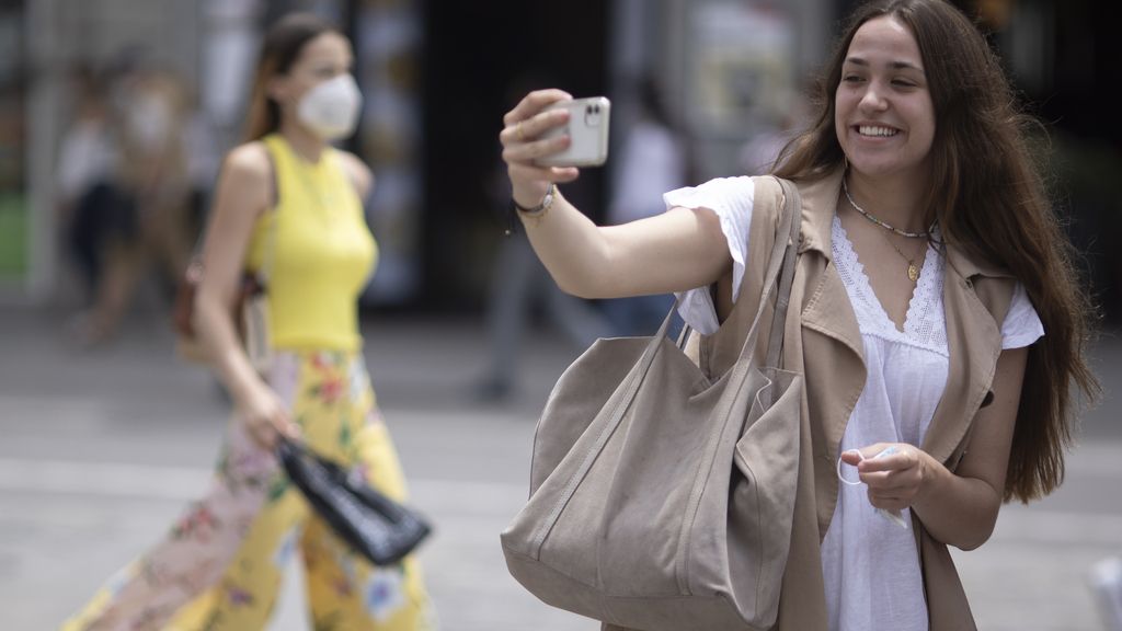 Los españoles viven el primer día sin mascarilla en el exterior desde que se impusiese su uso
