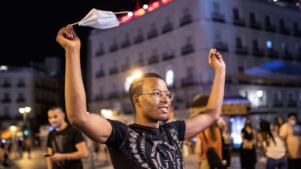 Decae la norma que obligaba a usar mascarillas en exteriores