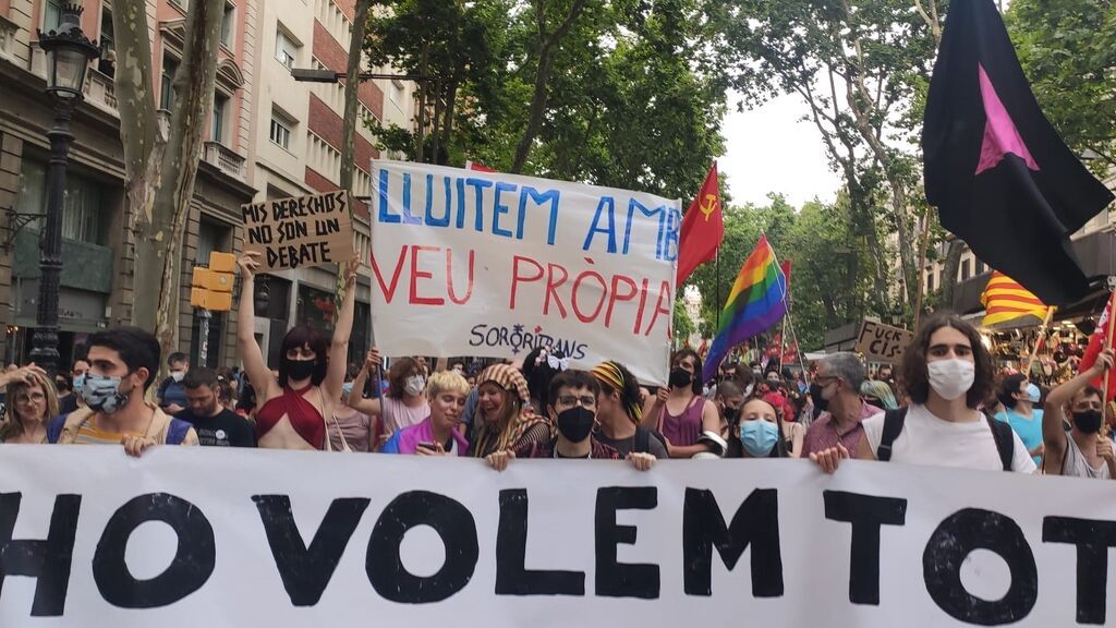Unas 750 personas se manifiestan en Barcelona para reivindicar "la liberación sexual y de género" Unas 750 personas se manifiestan en Barcelona para reivindicar "la liberación sexual y de género"
