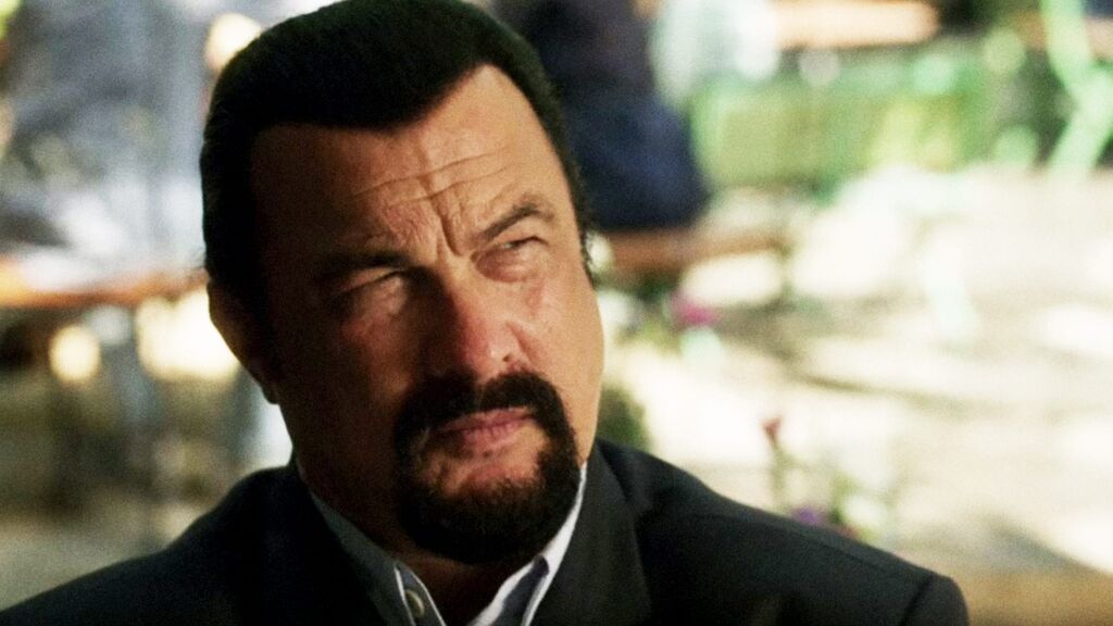 Mansión en el salvaje oeste: así es la impresionante vivienda que vende Steven Seagal en el corazón de Arizona