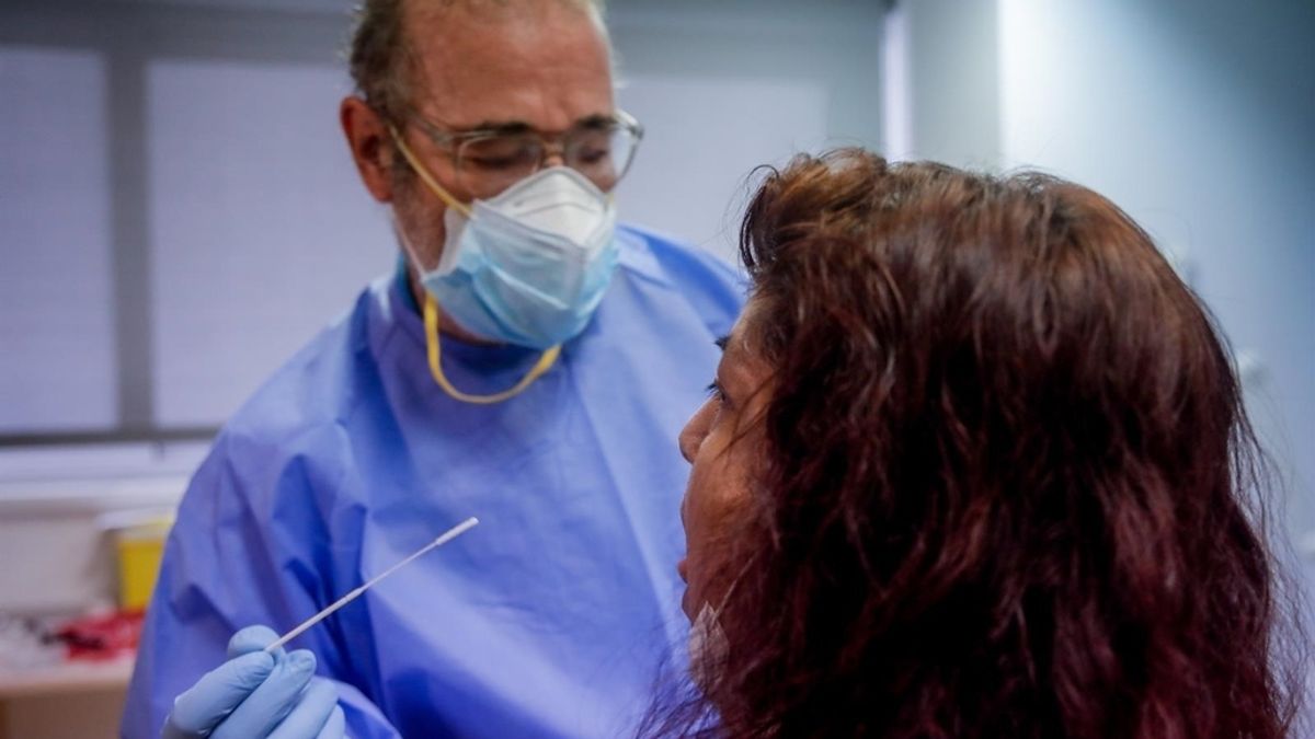 La Comunitat Valenciana notifica casi 1.000 casos en dos días, más de la mitad en personas entre 15 y 29 años La Comunitat Valenciana notifica casi 1.000 casos en dos días, más de la mitad en personas entre 15 y 29 años