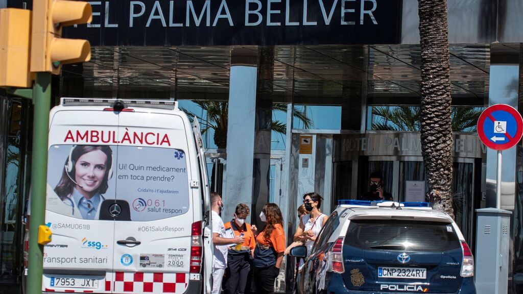 Hospitalizados nueve estudiantes contagiados por covid en el brote de Mallorca
