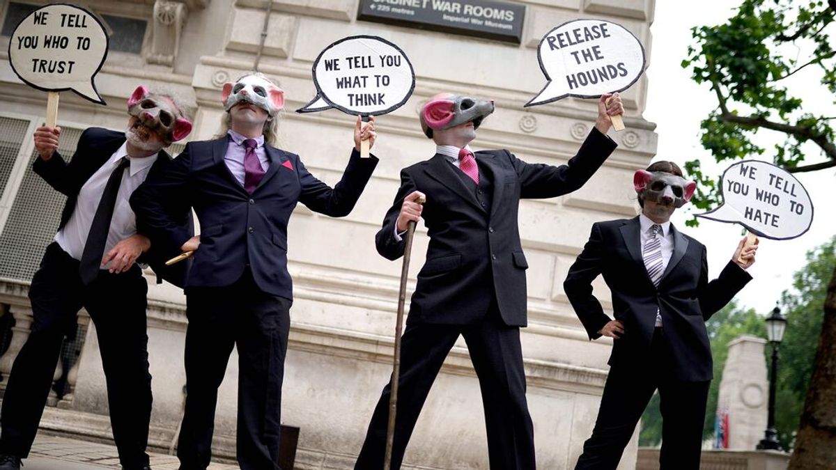 Al menos 23 detenidos en las protestas de Extinction Rebellion contra la prensa en Londres Al menos 23 detenidos en las protestas de Extinction Rebellion contra la prensa en Londres