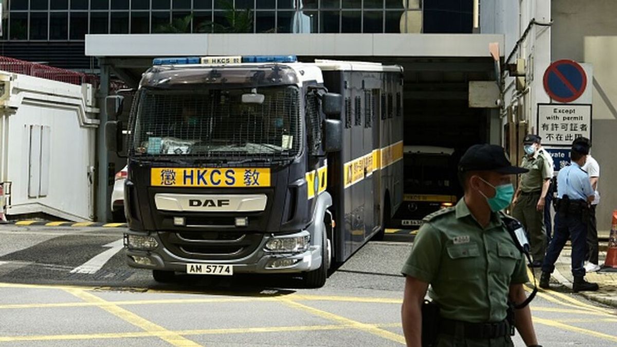 Detenido el redactor jefe del diario 'Apple Daily' en el aeropuerto de Hong Kong Detenido el redactor jefe del diario 'Apple Daily' en el aeropuerto de Hong Kong