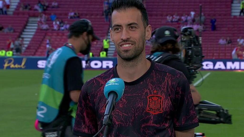 Busquets, antes del Croacia - España: “El césped está mejor que el de Sevilla”