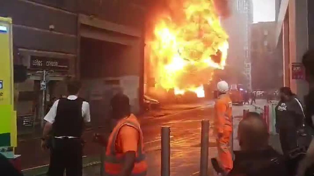 Explosión en el aparcamiento de una estación de tren de Londres