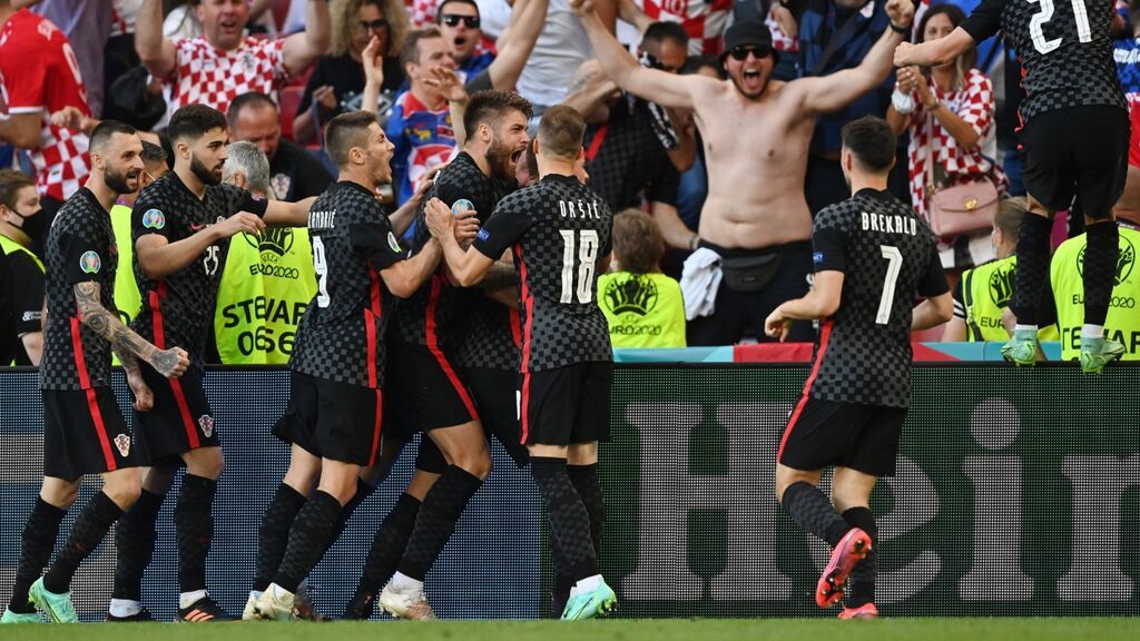 Pašalić empate el partido de cabeza: El Croacia - España a la prórroga (3-3)