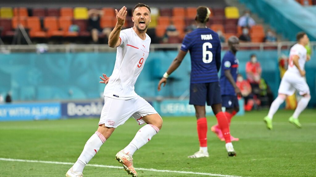 Seferovic logra anotar su segundo gol de cabeza: Suiza consigue acercarse en el marcador (3-2)