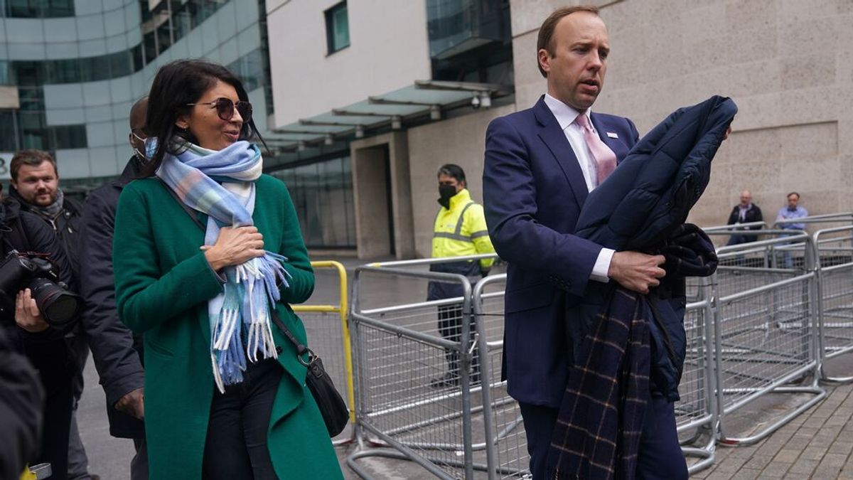 Londres quiere regular el nombramiento de los asesores en el Gobierno tras el caso Hancock Londres quiere regular el nombramiento de los asesores en el Gobierno tras el caso Hancock