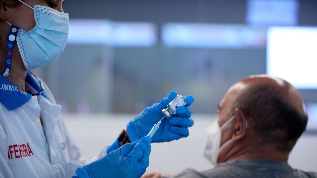 Última hora del coronavirus | La vacuna de Moderna mantiene su efectividad contra las variantes emergentes, incluida la Delta