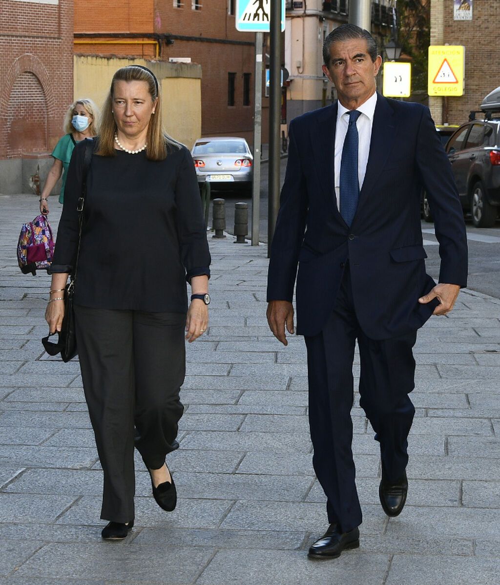 Tamara Falcó y Esther Doña, juntas en la despedida de Carlos Falcó a pesar de sus diferencias