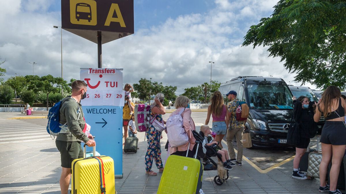 Las reservas nacionales salvan la campaña de verano, tocada por el hundimiento de los turistas extranjeros Las reservas nacionales salvan la campaña de verano, tocada por el hundimiento de los turistas extranjeros