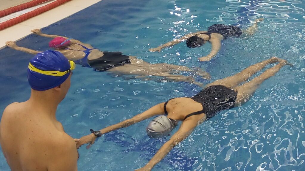 seda Aprendizaje Puntualidad Aprendí a nadar a los 50": método para aprender para adultos - Uppers