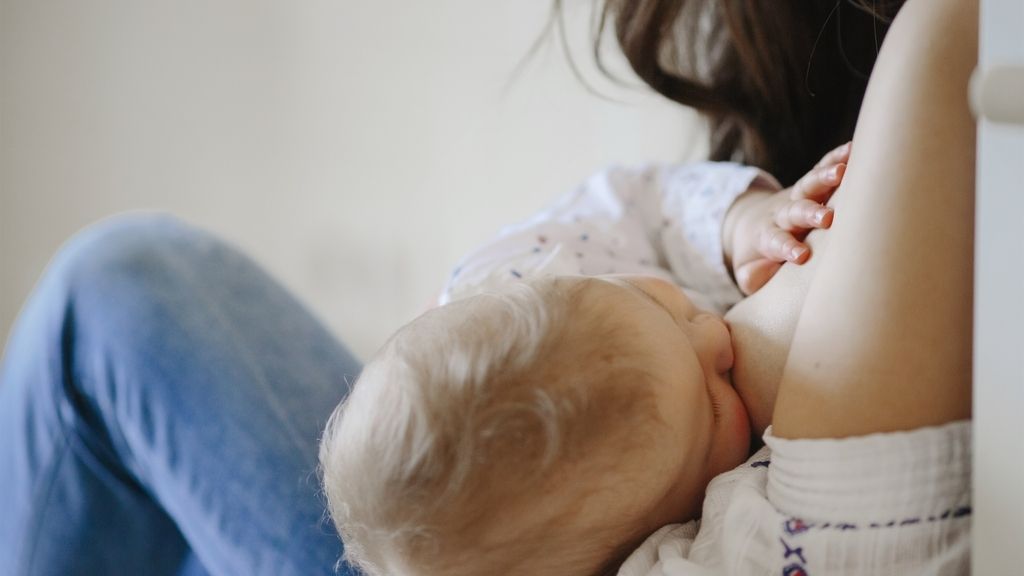 Semana mundial de la lactancia materna: Solo un 30% por de las mujeres en España supera los 6 meses de lactancia