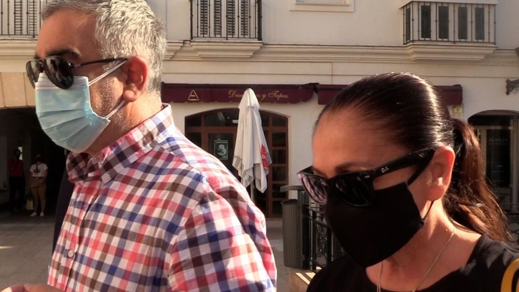 Isabel Pantoja llega con su hermano Agustín a los juzgados para declarar como testigo tras la demanda de Kiko Rivera