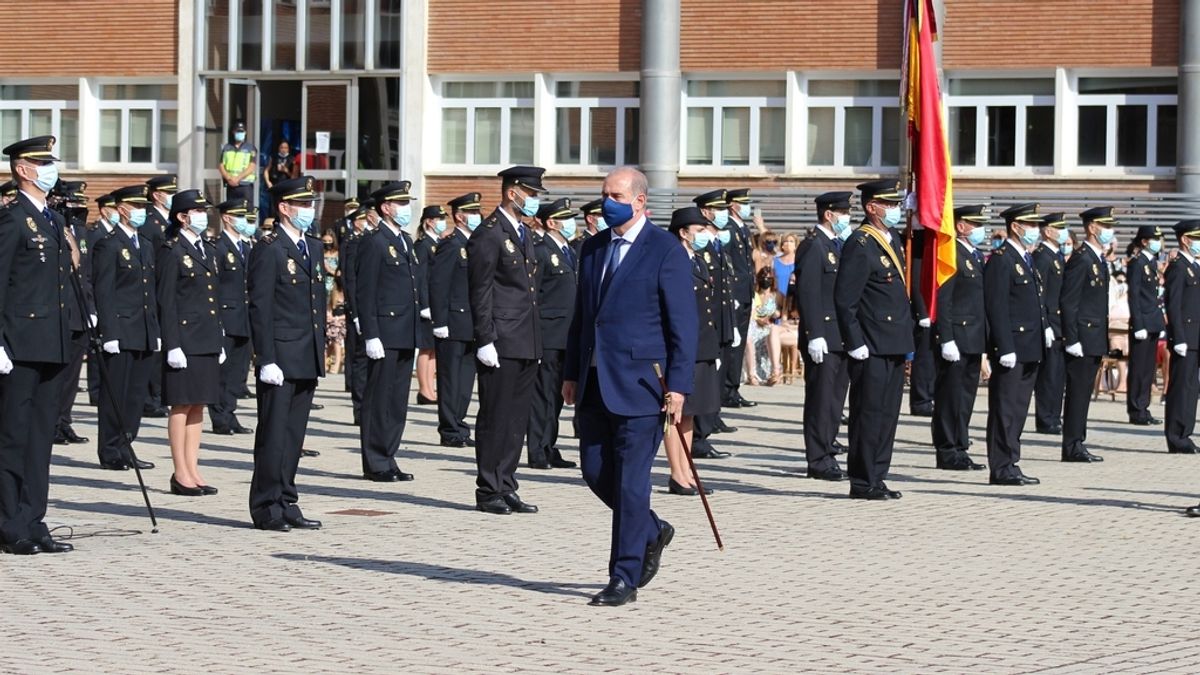 El director de la Policía preside la jura de la promoción de 383 nuevos agentes de la Escala de Subinspección El director de la Policía preside la jura de la promoción de 383 nuevos agentes de la Escala de Subinspección