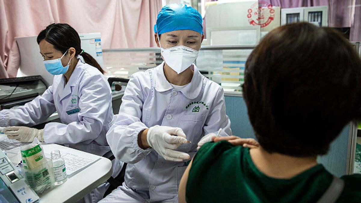 ‘Secuestro’ hospitalario en China: familias separadas y test anales de Covid