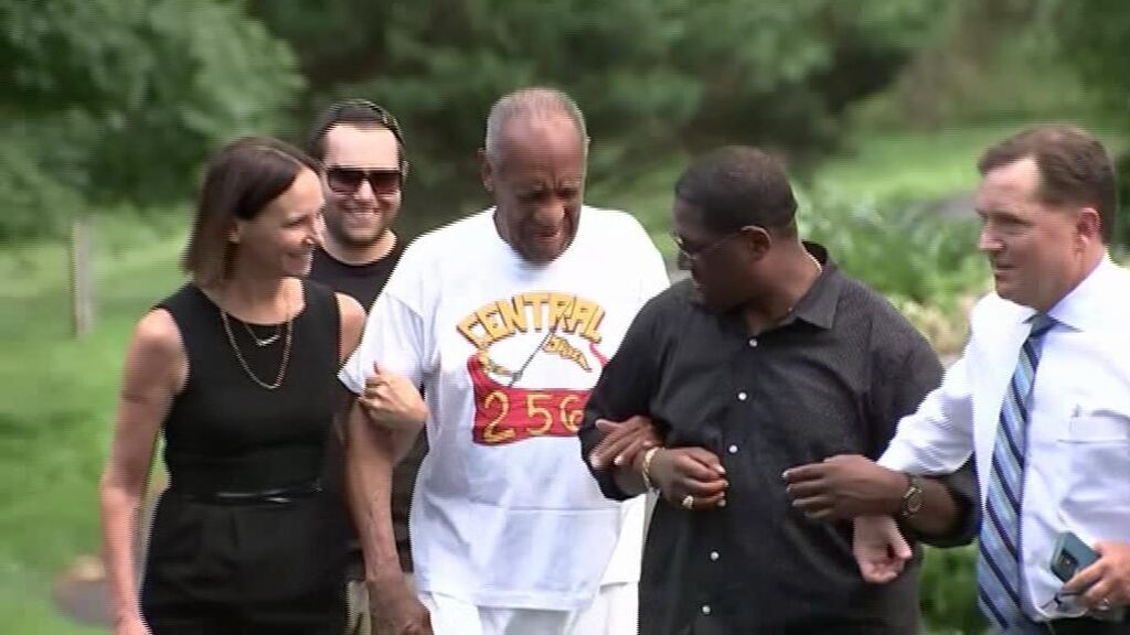 Bill Cosby sale de prisión después de que el Supremo de Pensilvania anulara su condena por agresión sexual