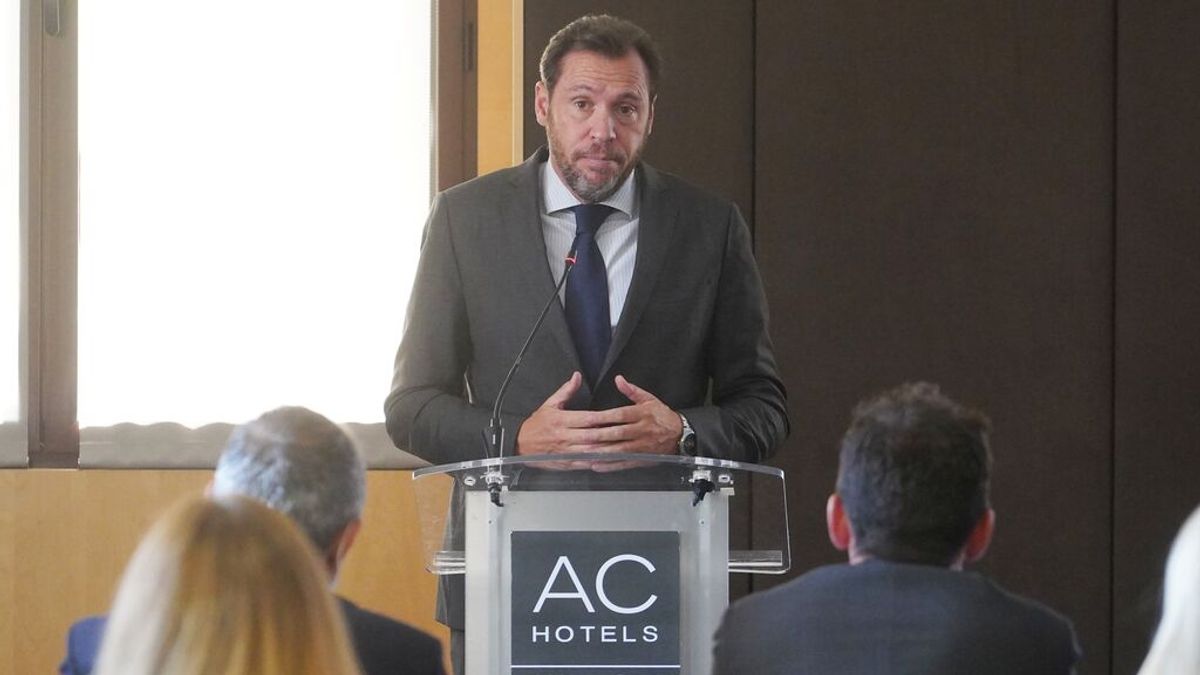 El alcalde de Valladolid arremete contra Toni Cantó: "Es un mierda que va a vivir a costa de los españoles" El alcalde de Valladolid arremete contra Toni Cantó: "Es un mierda que va a vivir a costa de los españoles"