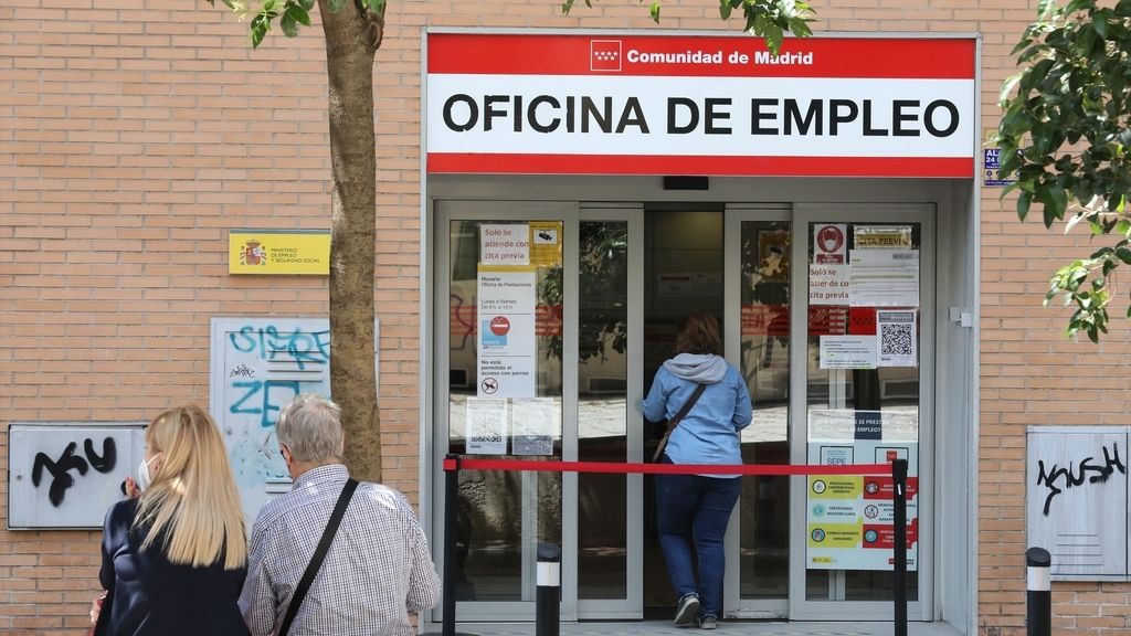 El paro en la Comunidad baja en 8.105 personas en junio, un 1,89% menos, y crecen más de un 15% las contrataciones