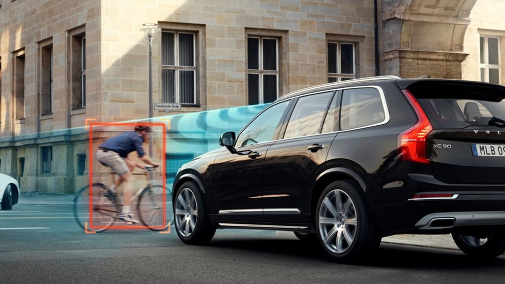 DETECCIÓN DE CICLISTAS Y PEATONES VOLVO