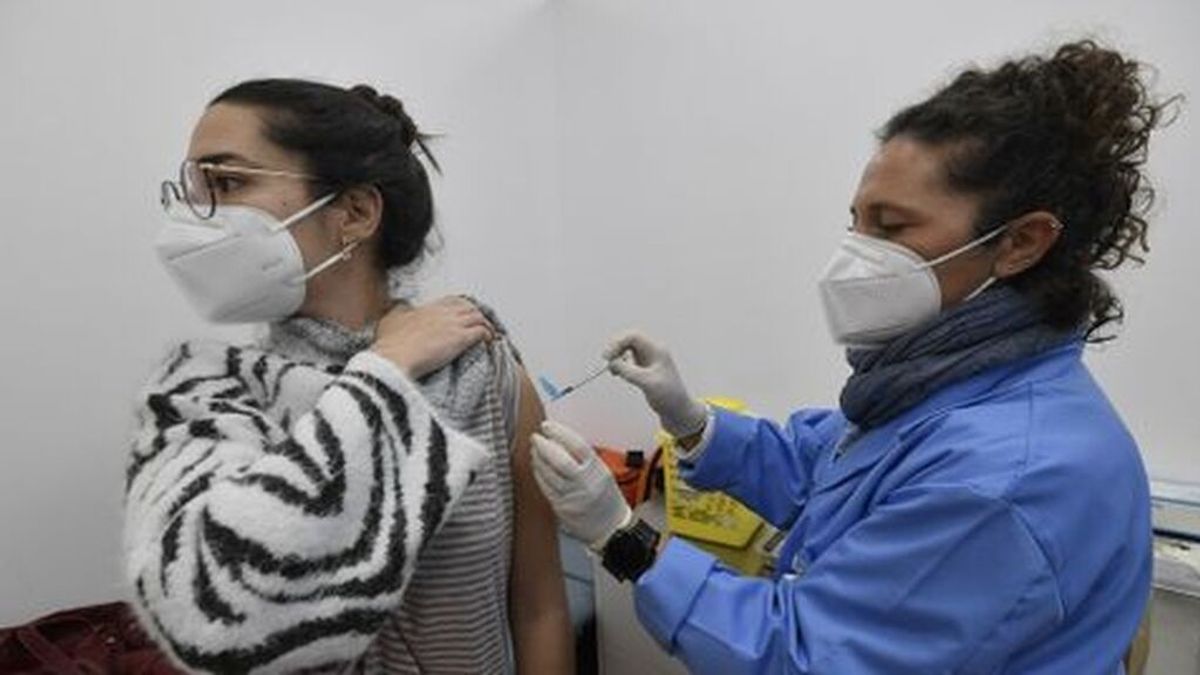 La Comunidad de Madrid advierte de un BULO: las personas de entre 12 y 37 años aún no pueden acceder a la autocita para vacunarse