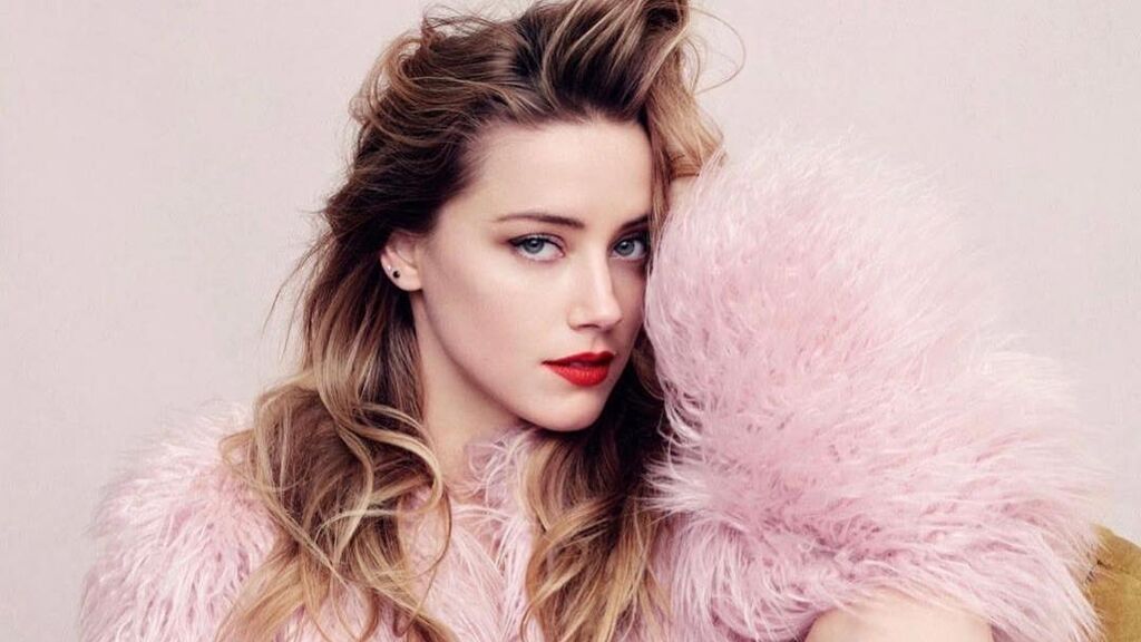 AMBER HEARD TIENE UNA HIJA