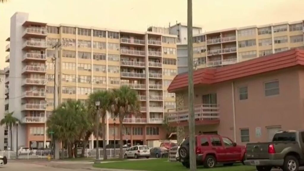 Ordenan la evacuación de un edificio residencial en Miami: peligraba su estructura