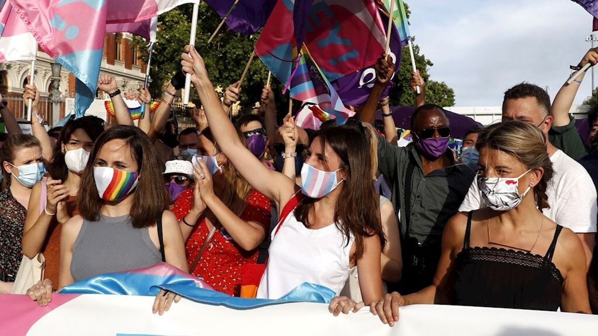 Irene Montero: "Este Orgullo 2021 hacemos historia" Irene Montero: "Este Orgullo 2021 hacemos historia"