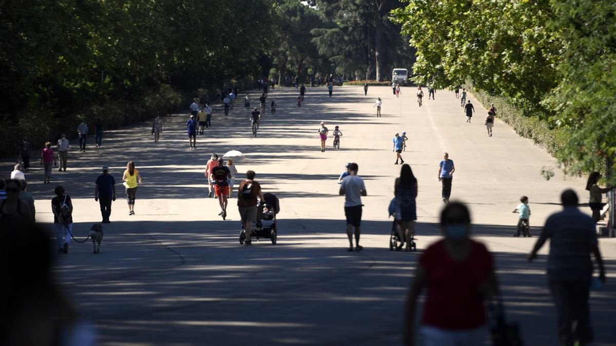 El Retiro y ocho parques de la capital mantendrán balizadas algunas zonas por la previsión de altas temperaturas