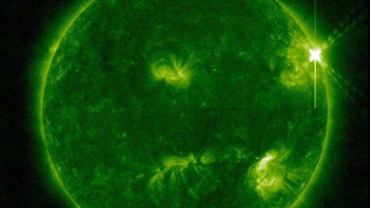 La Nasa capta la ‘cara’ del Sol provocada por una enorme llamarada solar La Nasa capta la ‘cara’ del Sol provocada por una enorme llamarada solar