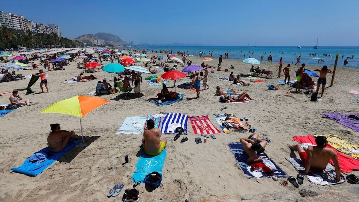 El Gobierno confía en que lleguen 37 millones de turistas hasta final de año El Gobierno confía en que lleguen 37 millones de turistas hasta final de año