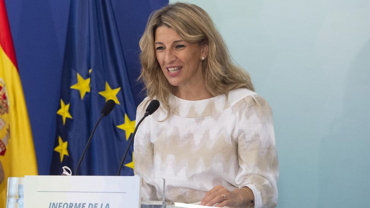 Yolanda Díaz quiere acabar con el contrato temporal de verano y convertirlo en indefinido fijo-discontinuo Yolanda Díaz quiere acabar con el contrato temporal de verano y convertirlo en indefinido fijo-discontinuo