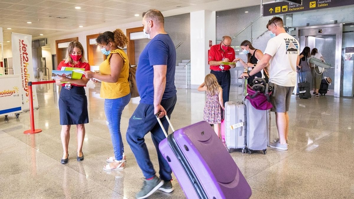TURISMO.-España eleva las previsiones de turistas internacionales a 16,9 millones aunque condicionada a los británicos TURISMO.-España eleva las previsiones de turistas internacionales a 16,9 millones aunque condicionada a los británicos