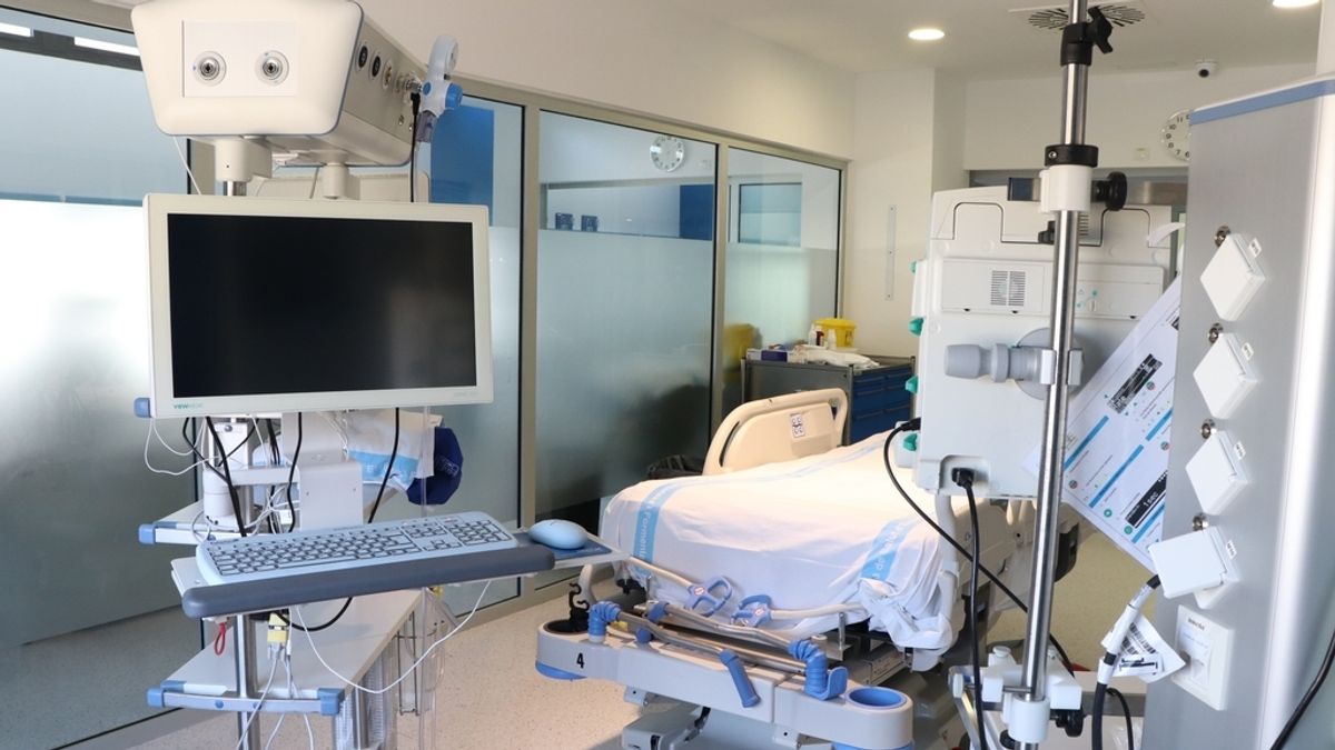 Coronavirus.- Trasladan de Formentera a la UCI de Ibiza a un joven de 20 años al empeorar su estado por COVID Coronavirus.- Trasladan de Formentera a la UCI de Ibiza a un joven de 20 años al empeorar su estado por COVID