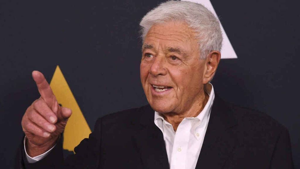 Muere a los 91 años Richard Donner, el mítico director de 'Superman', 'Arma letal' y 'Los Goonies' Muere a los 91 años Richard Donner, el mítico director de 'Superman', 'Arma letal' y 'Los Goonies'