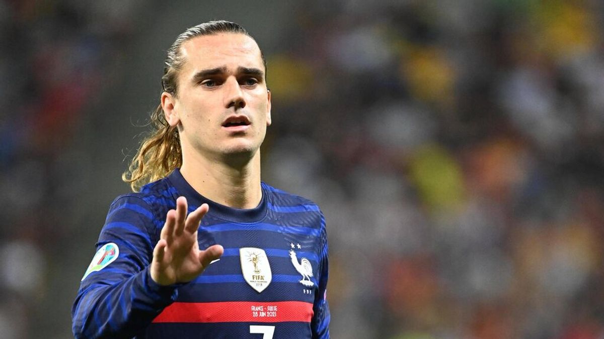 Griezmann se disculpa por reírse de unos trabajadores japonenes durante una gira con el Barça en 2019 Griezmann se disculpa por reírse de unos trabajadores japonenes durante una gira con el Barça en 2019