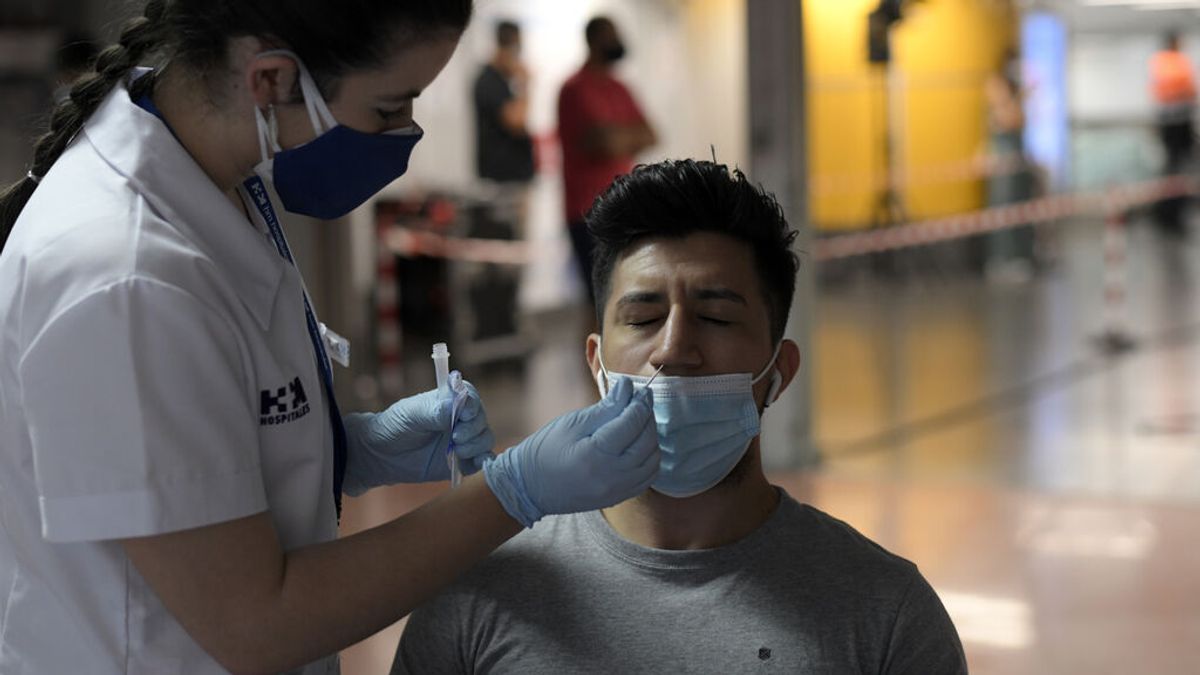 Aumenta de nuevo la incidencia de España, pero los hospitalizados siguen estables Aumenta de nuevo la incidencia de España, pero los hospitalizados siguen estables