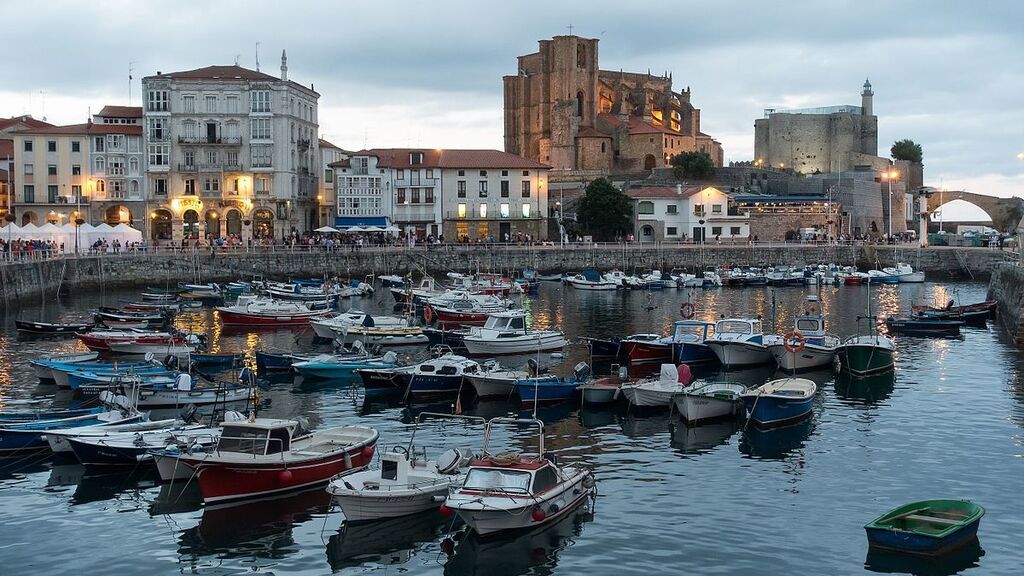 Harbour_of_Castro_Urdiales wiki