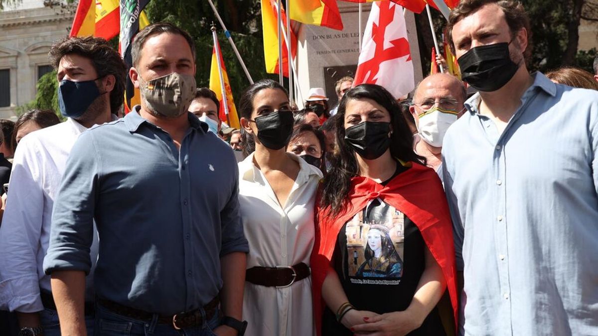 Vox señala al editor de 'El Jueves' por criticar a Vox y anima a "exigir responsabilidades cuando salga del despacho" Vox señala al editor de 'El Jueves' por criticar a Vox y anima a "exigir responsabilidades cuando salga del despacho"