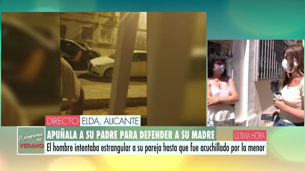 Testigo de los gritos de auxilio de una niña que se vio obligada a apuñalar en la espalda a su padre .