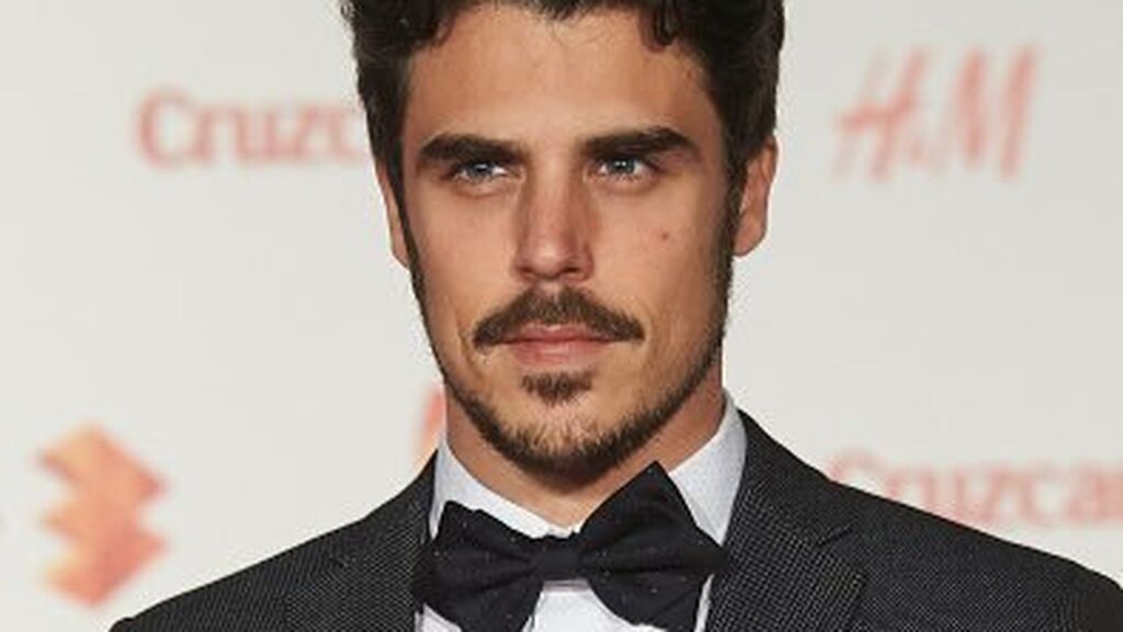 Una de sus primeras relaciones fue con el actor Javi Hernández.