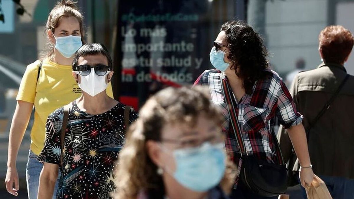 Cataluña pide al Gobierno que la mascarilla vuelva a ser obligatoria en exteriores Cataluña pide al Gobierno que la mascarilla vuelva a ser obligatoria en exteriores