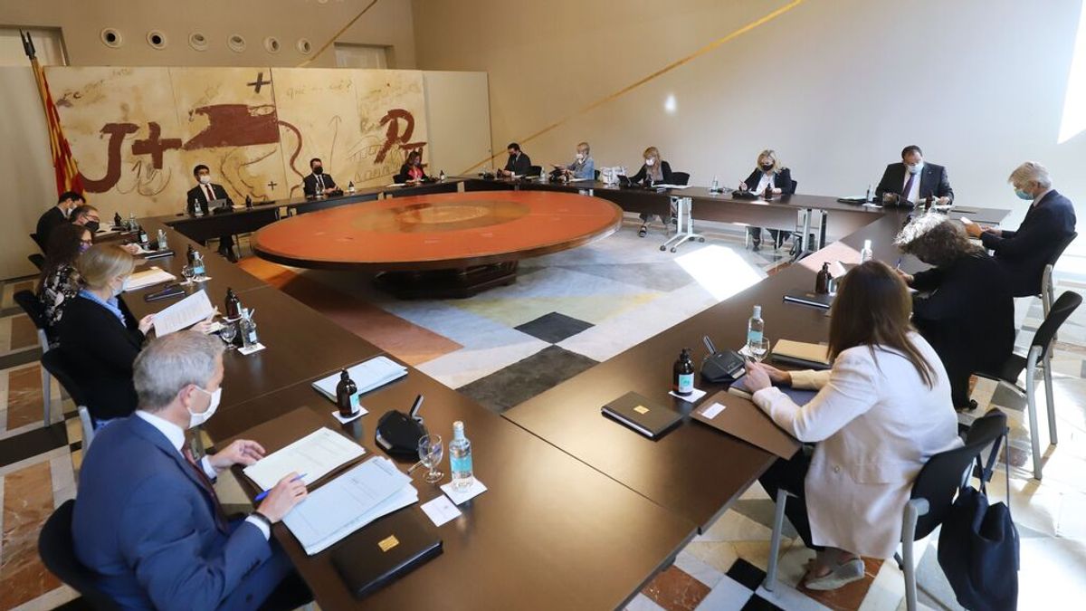 La Generalitat crea un fondo de 10 millones para cubrir las fianzas de los encausados ante el Tribunal de Cuentas La Generalitat crea un fondo de 10 millones para cubrir las fianzas de los encausados ante el Tribunal de Cuentas