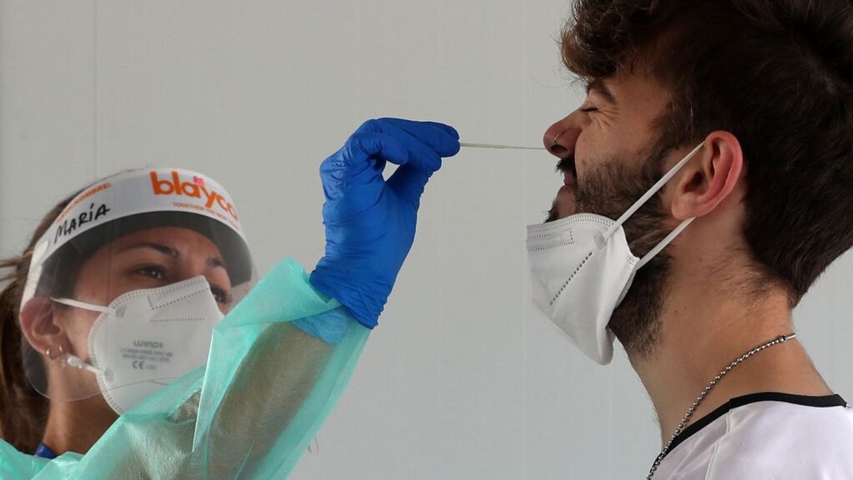 La quinta ola crece en vertical: "No hemos visto una rapidez de contagios así en toda la pandemia" La quinta ola crece en vertical: "No hemos visto una rapidez de contagios así en toda la pandemia"