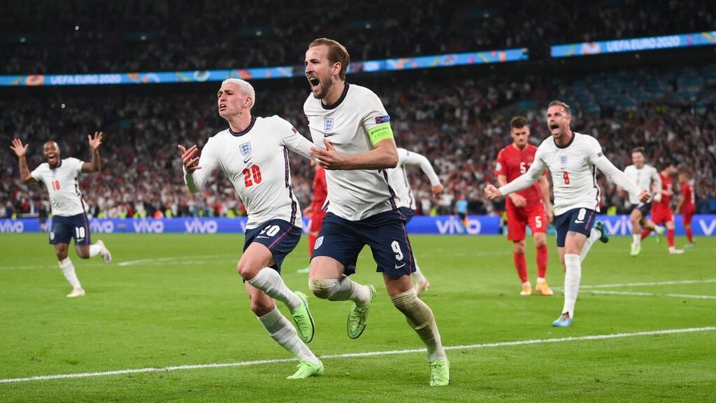 Harry Kane anota en el rechace de un penalti muy dudoso: Inglaterra se adelanta en la prórroga (2-1)